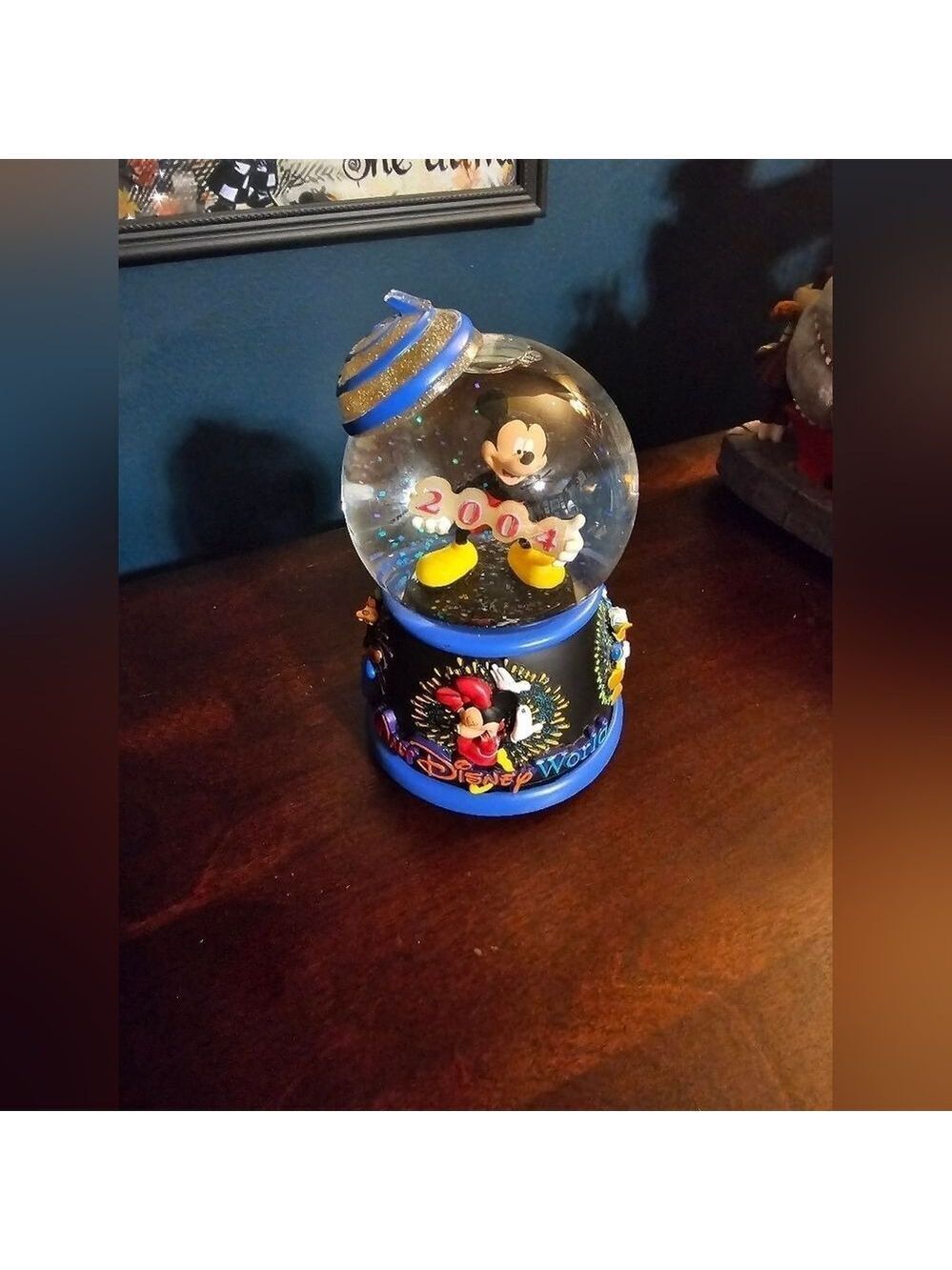 2004 Disney Snowglobe